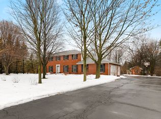 4N802 Chaffield Dr, St Charles, IL