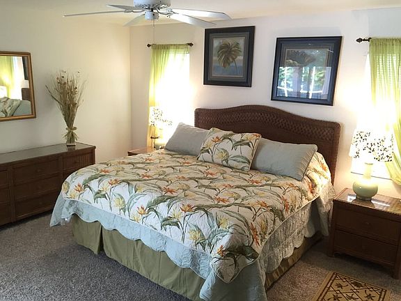 MB w/King Bed & Private Bath