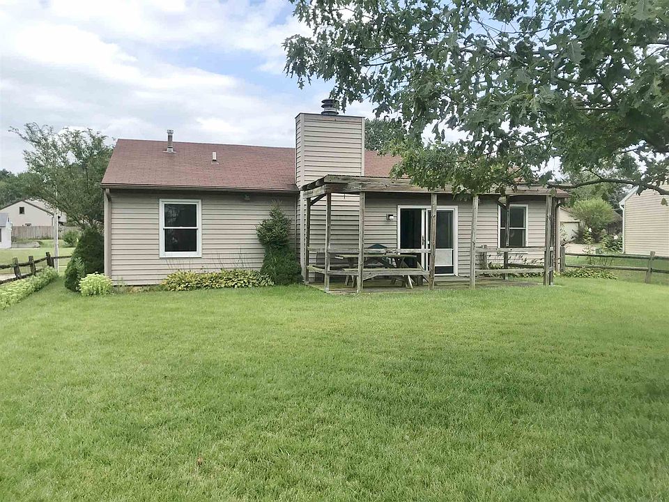 2nd image of 509 Granada Dr