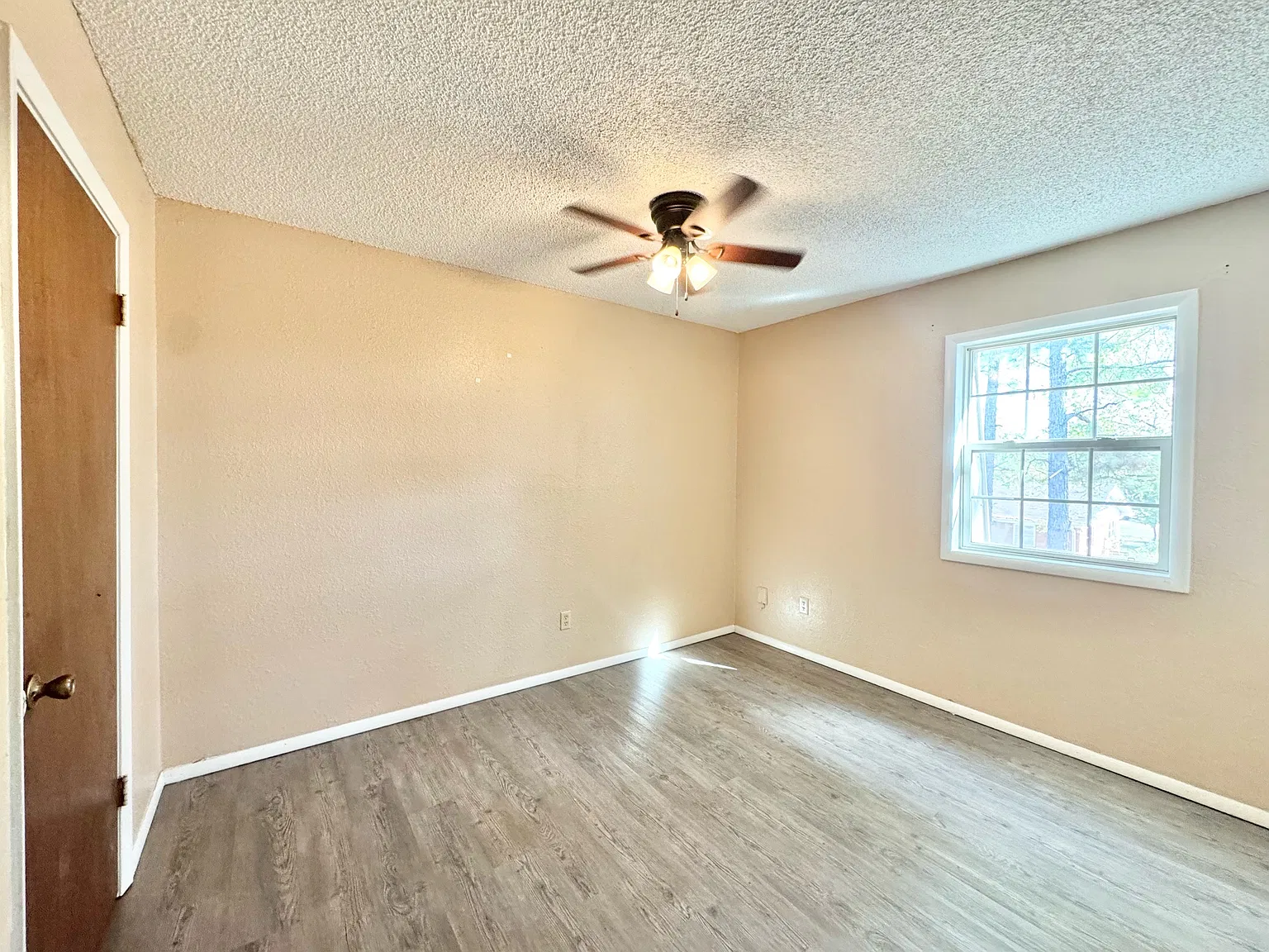 606 Northwest J Street - 6 — Photo 3