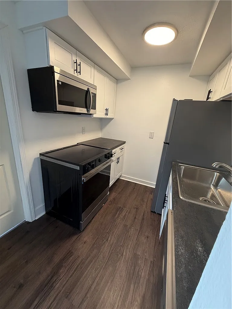 2 bed, 1.5 bath, 1164 sqft, $1,650 — Photo 4
