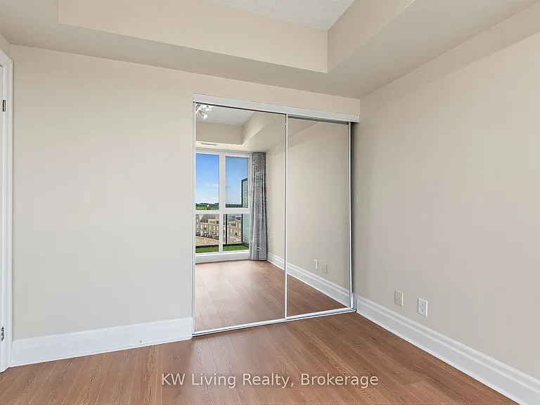21 Upper Duke Cres #604 — Photo 21