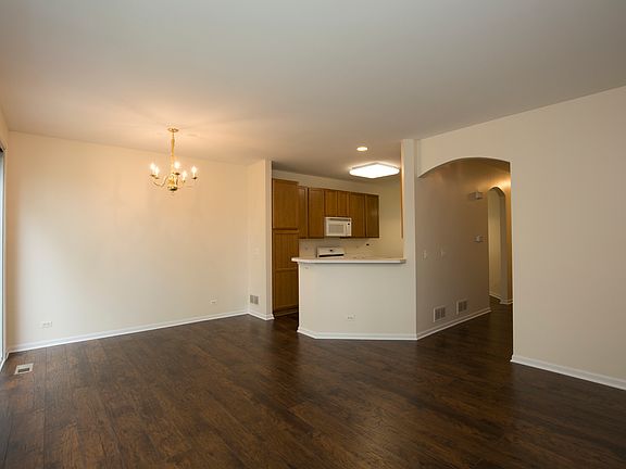 5th image of 4365 Waters Edge Dr
