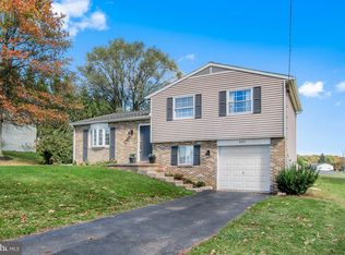 9951 Susquehanna Trl S, Seven Valleys, PA 17360