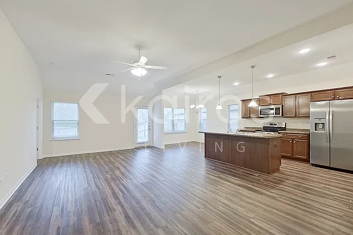 6947 Brightwell Ln — Photo 3