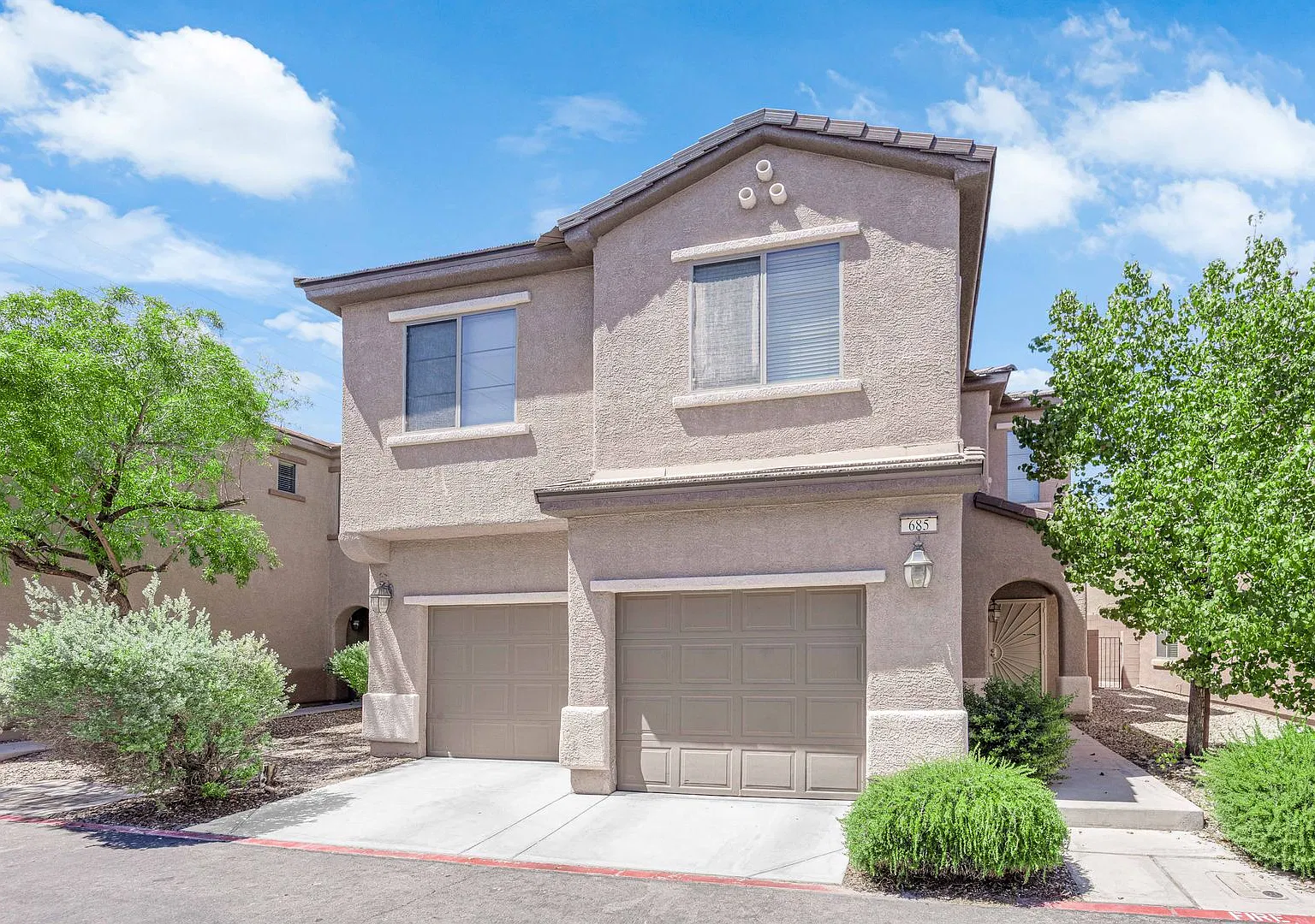 Gated 2-Story 3BR/2.5BA Henderson Home 2-Car Garage, Pets Welcome — Photo 1