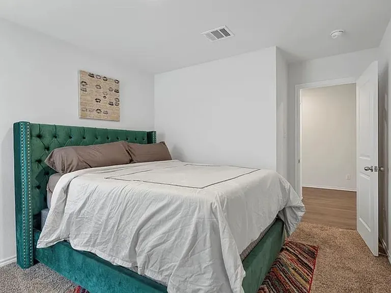 1304 Lowhill Dr — Photo 20
