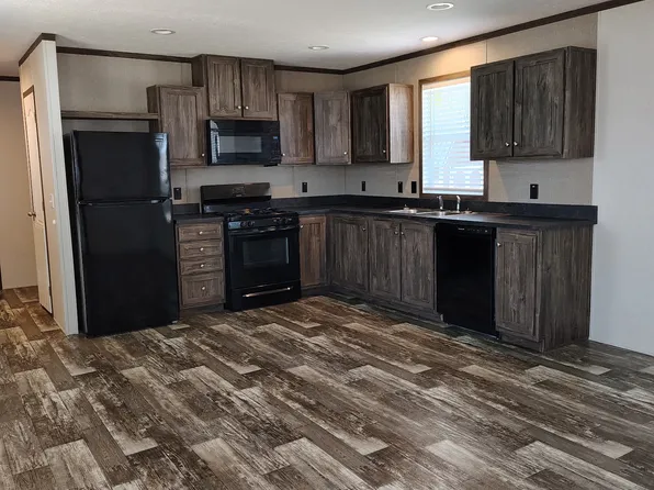 787 Stoneham Dr #42, Manitou Beach, MI 49253