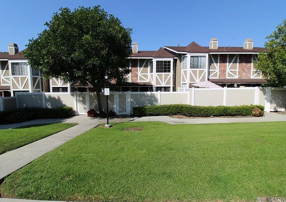 1st image of 102 Greenbriar Ln