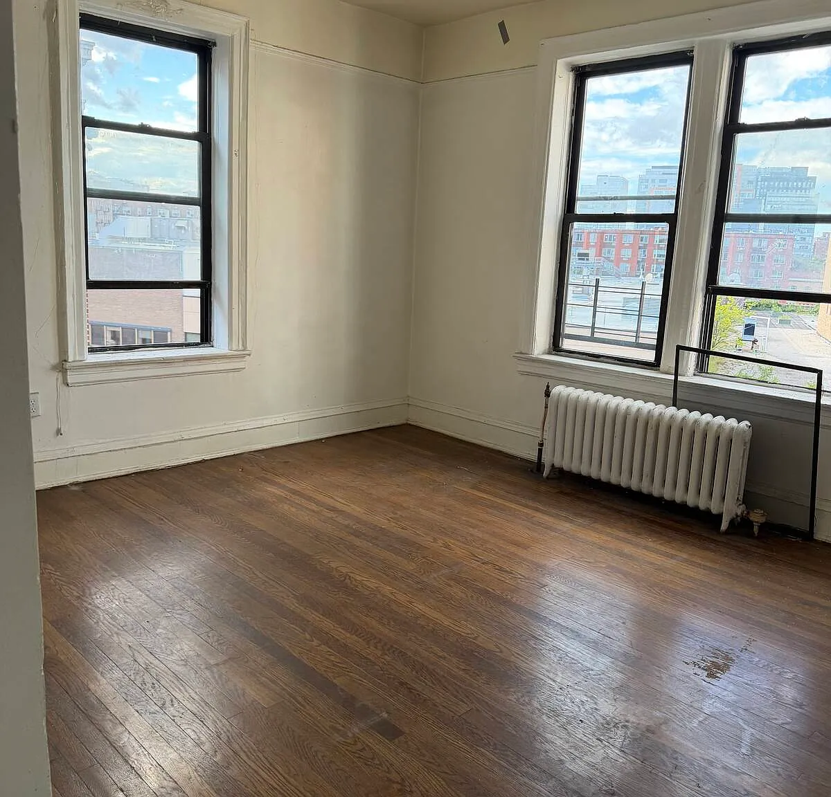 2 bed, 1.0 bath, $2,500 — Photo 1
