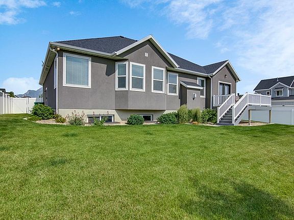 2nd image of 2927 N Parkridge Dr