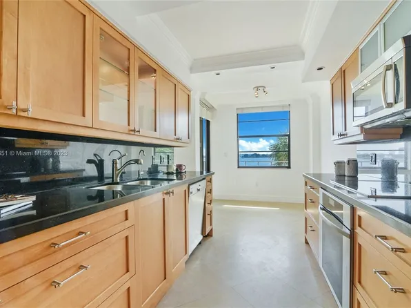 12000 N Bayshore Dr APT 301, North Miami, FL 33181