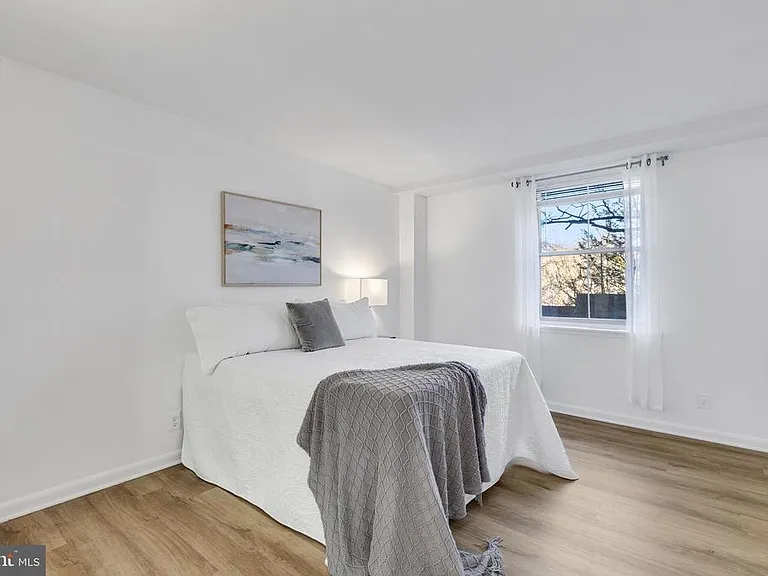 2030 N Adams St #303 — Photo 16