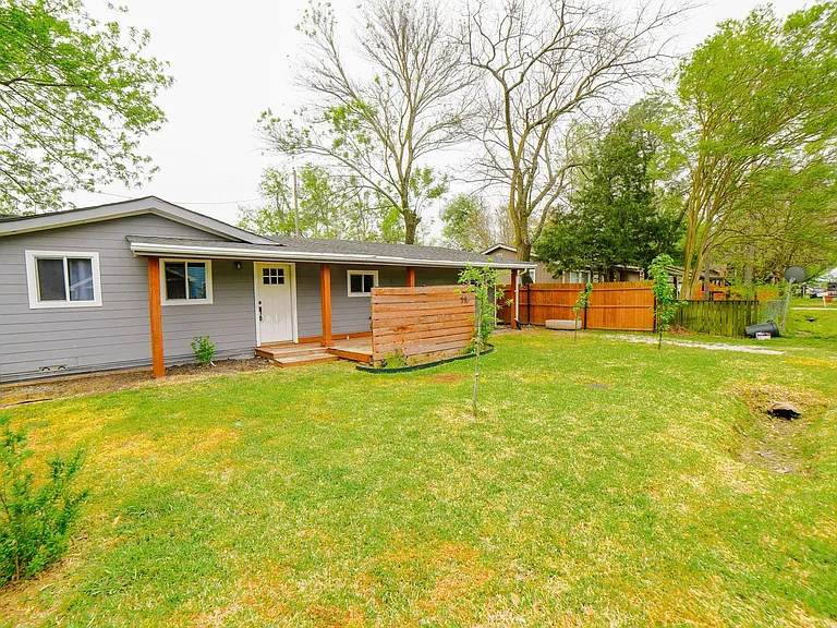 118 Park Dr — Photo 2