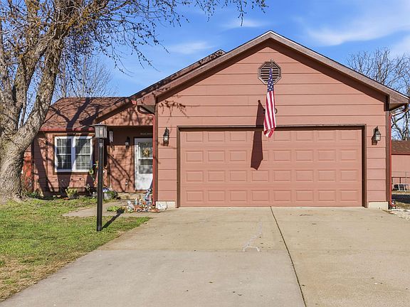 2nd image of 500 W Deerfield Cir