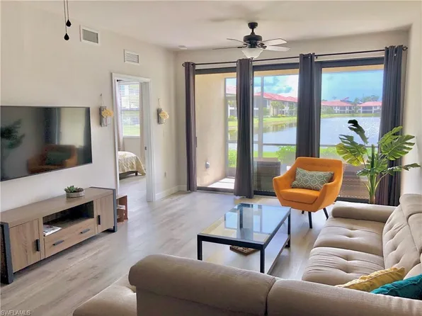 15126 Palmer Lake Cir, Naples, FL