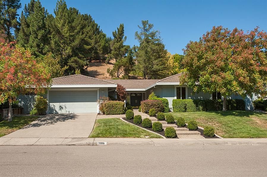 1st image of 3868 Campolindo Dr