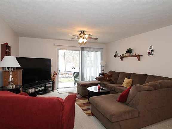 2nd image of 810 Carrington Pl APT 101