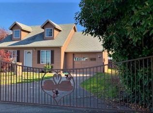 1035 Vista Dr, Grants Pass, OR