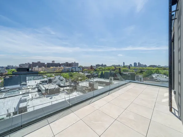 151 Carlton Avenue 8G image 2 of 10