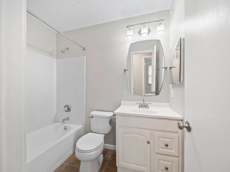 1300 Faunsdale Dr — Photo 29