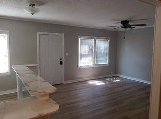 402 SW 3rd St, Lees Summit, MO 64063