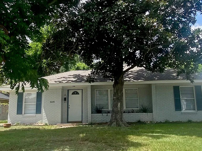 3118 Castlewood St — Photo 46