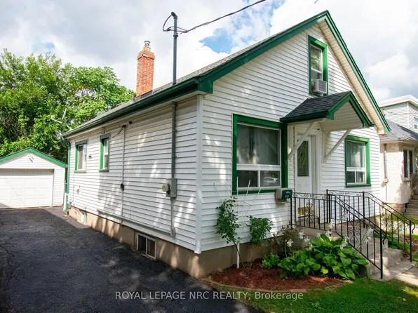 13 Mildred Ave, Saint Catharines, ON L2R 6H9