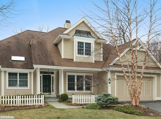 13 Greenbriar Cir, Armonk, NY 10504