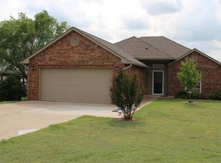 113 N Maple Ave, Union City, OK 73090