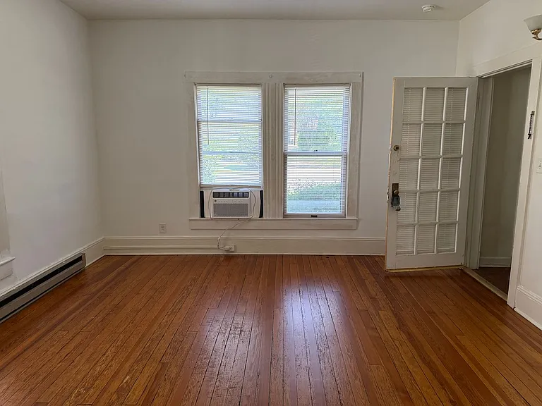 667 Chestnut St #2 — Photo 3