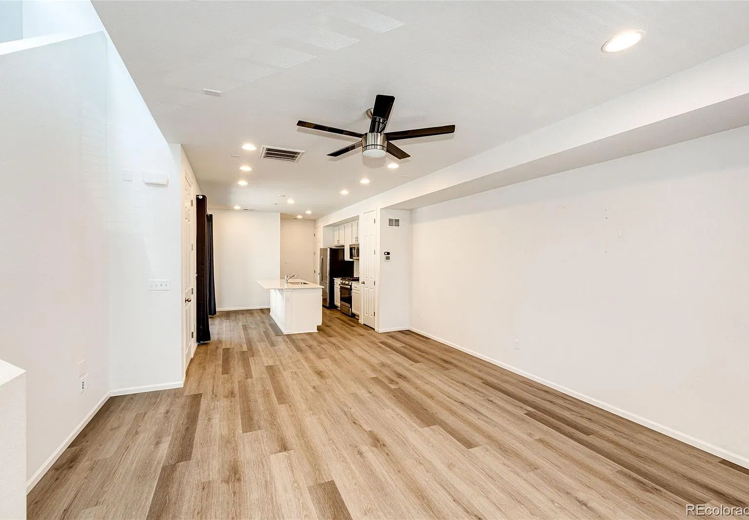 3 bed, 2.5 bath, 1470 sqft, $2,700 — Photo 3