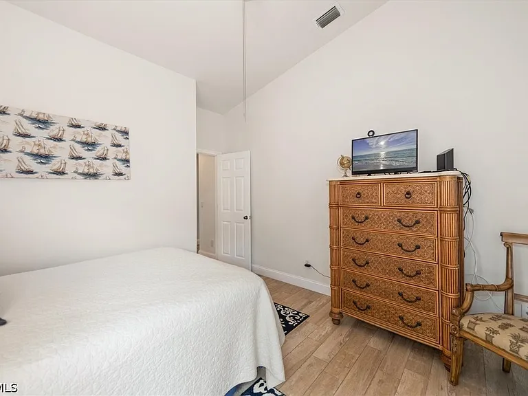 9241 Bramble Ct — Photo 25