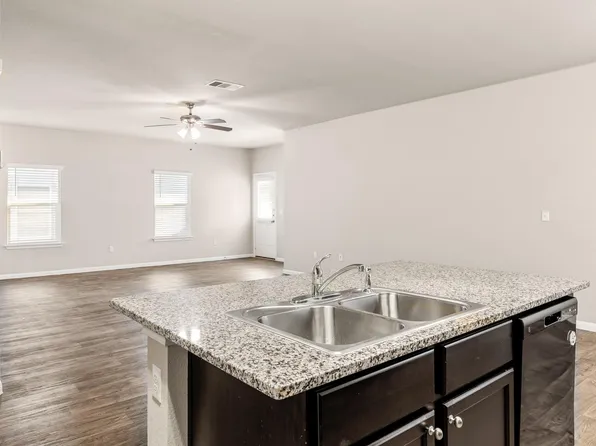365 Cibolo Creek Dr, Kyle, TX 78640