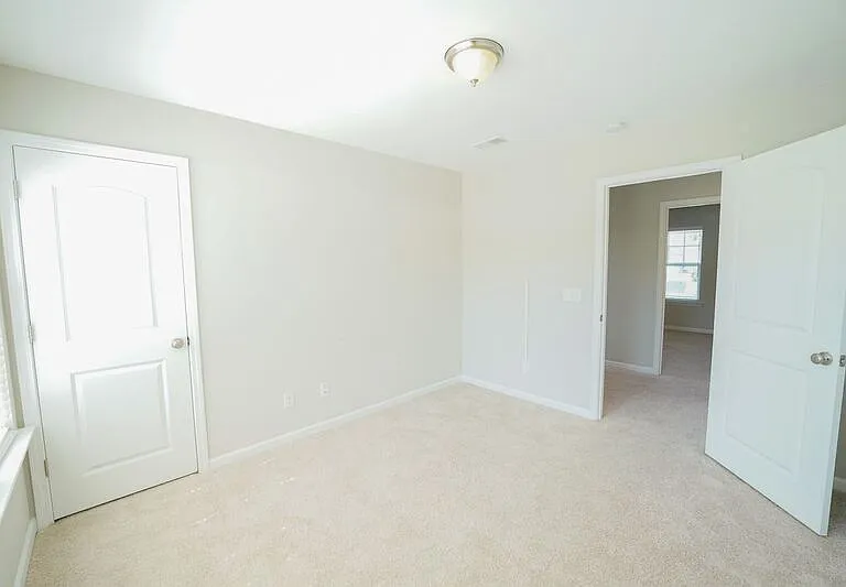 215 Shelton St — Photo 22