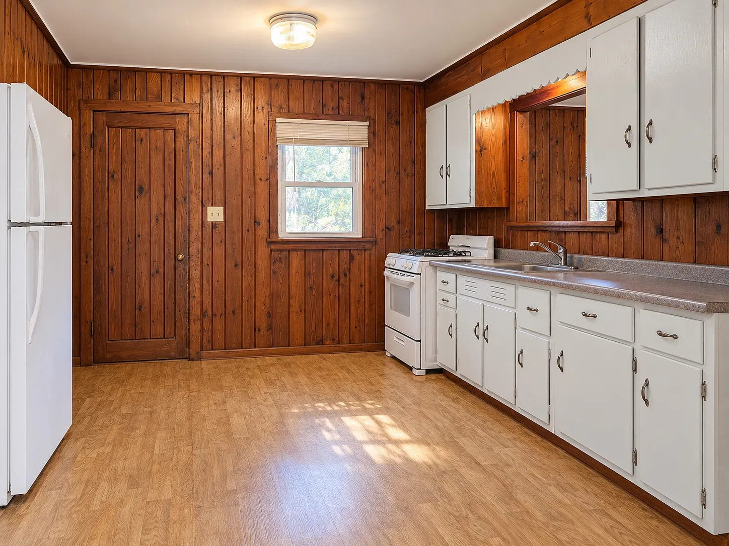 2 bed, 672 sqft, $1,350 — Photo 3