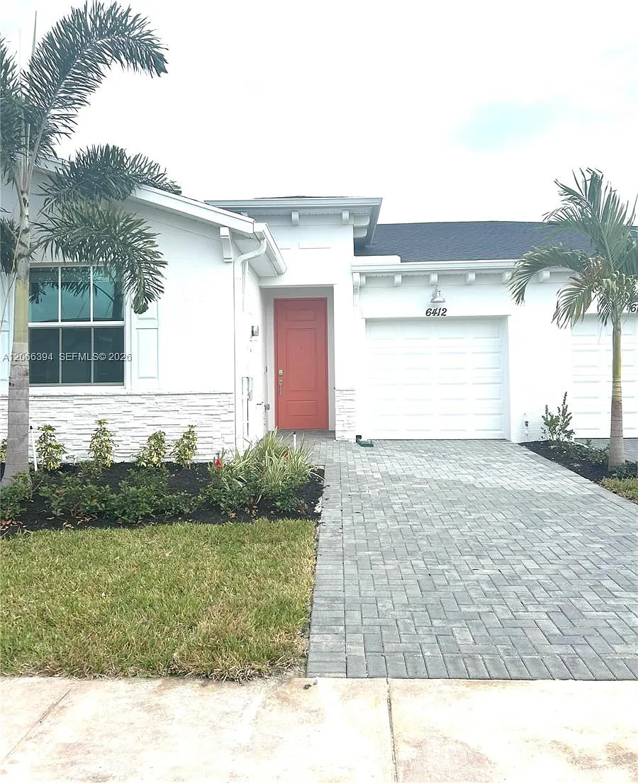 2 bed, 2.0 bath, $2,150 — Photo 1