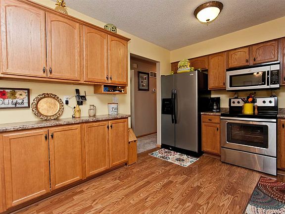 5th image of 20 Lincoln Dr