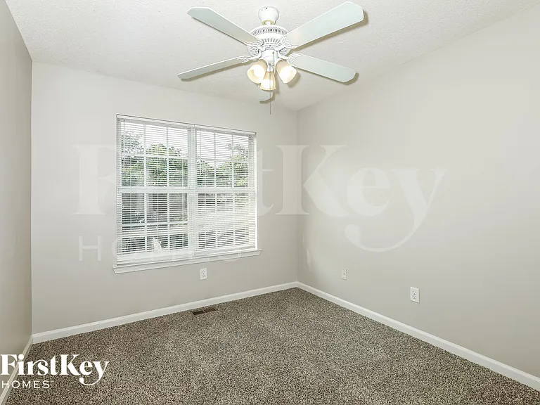 2411 Brianna Dr — Photo 15