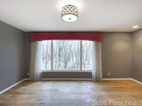 4th image of 1721 Laraway Lake Dr SE