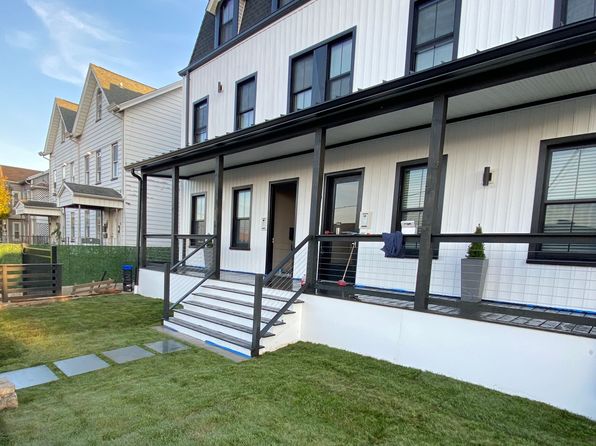 4 Larsen St #1