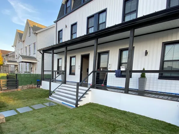 4 Larsen St #1, Norwalk, CT 06854