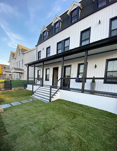 4 Larsen St #1 Photo 1