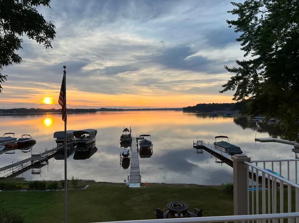 4296 Cottage Park Rd, White Bear Lake, MN 55110