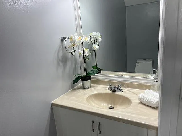 2163 Madeira Dr — Photo 9