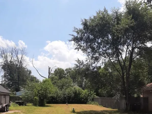 226 Herget St, Pekin, IL 61554