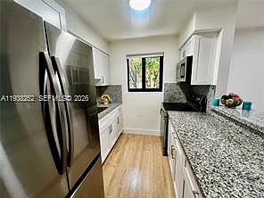5th image of 3522 SW 25th St