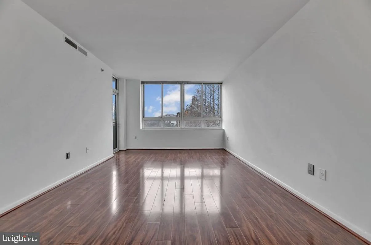 1 bed, 1.0 bath, 672 sqft, $2,150 — Photo 2