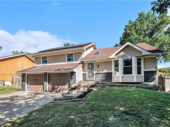 3501 Winchester Dr, Leavenworth, KS 66048