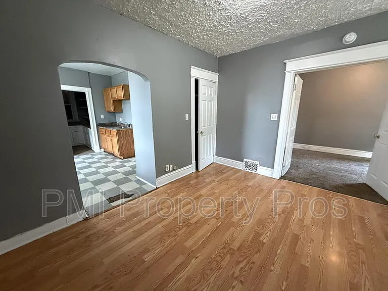 1415 N 37th St — Photo 2